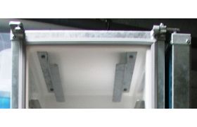 Holder for cooling and freezing elements